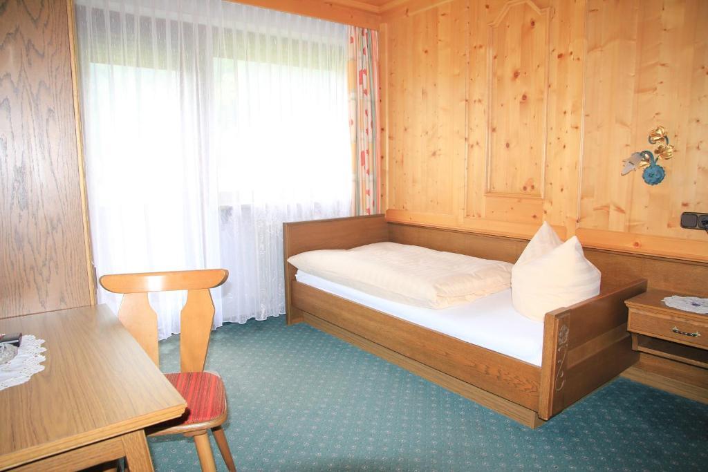 Berghaus Maria Bed & Breakfast Pettneu am Arlberg Room photo