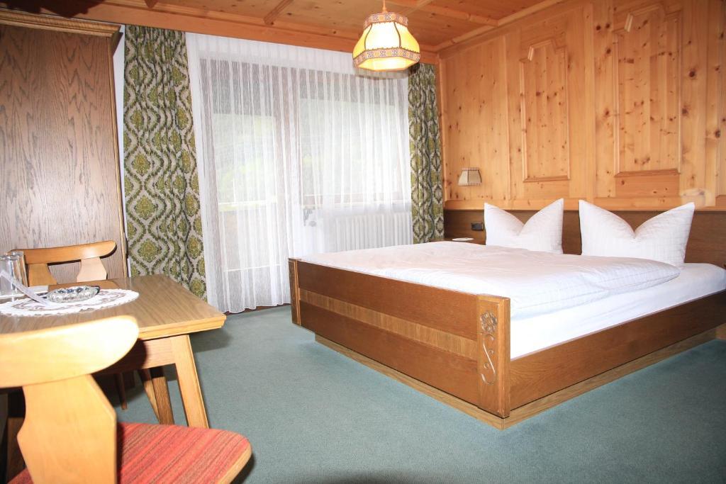 Berghaus Maria Bed & Breakfast Pettneu am Arlberg Room photo