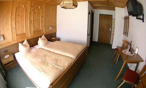 Berghaus Maria Bed & Breakfast Pettneu am Arlberg Room photo