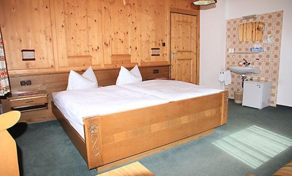 Berghaus Maria Bed & Breakfast Pettneu am Arlberg Room photo